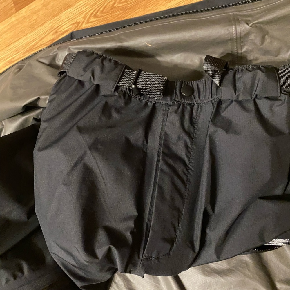 Men’s small Gortex rain jacket and pants. - Picture 14 of 14